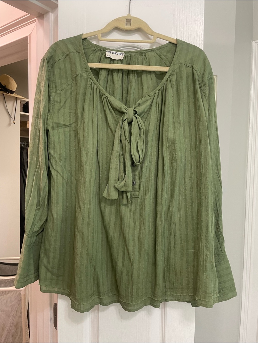 Free People We the Free Big Bow Green Tie-Neck Peasant Top/ NEVER WORN